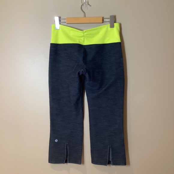 Lululemon ‘Gather and Crow’ Crops - Denim/Heathered Split Pea- Size 6 - Picture 5 of 10